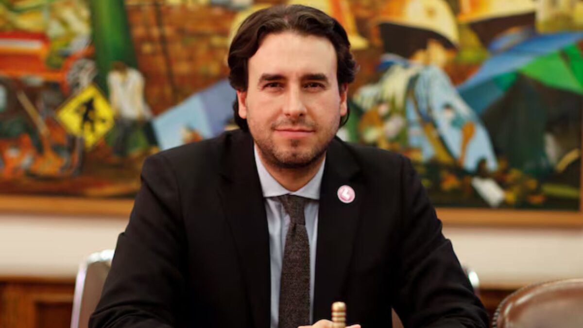 La postura sobre migración de los políticos que aspiran a la presidencia de Chile