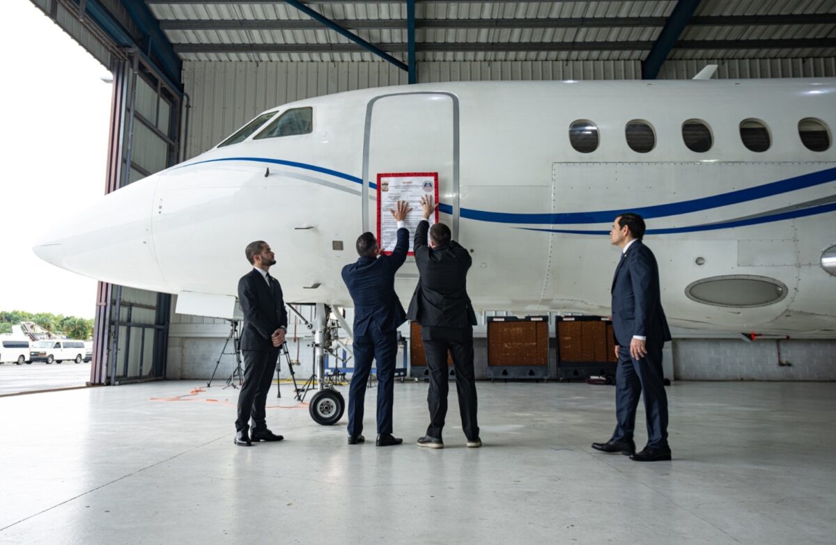 EE UU confiscó un segundo avión vinculado a Maduro