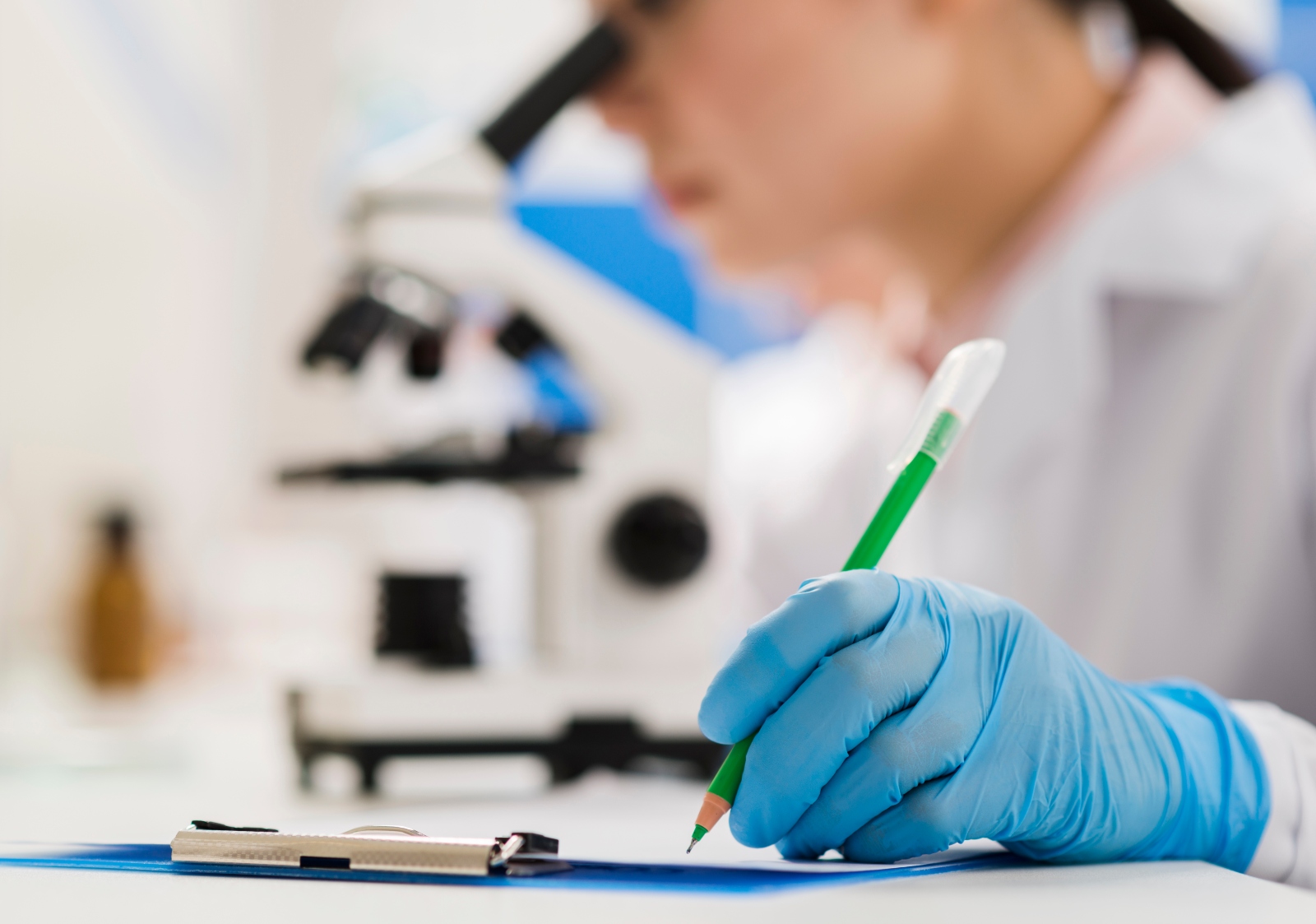 ¿Quién es Ana Mercedes Herrera, la bióloga que ganó el Premio Mujeres en Ciencia 2025?