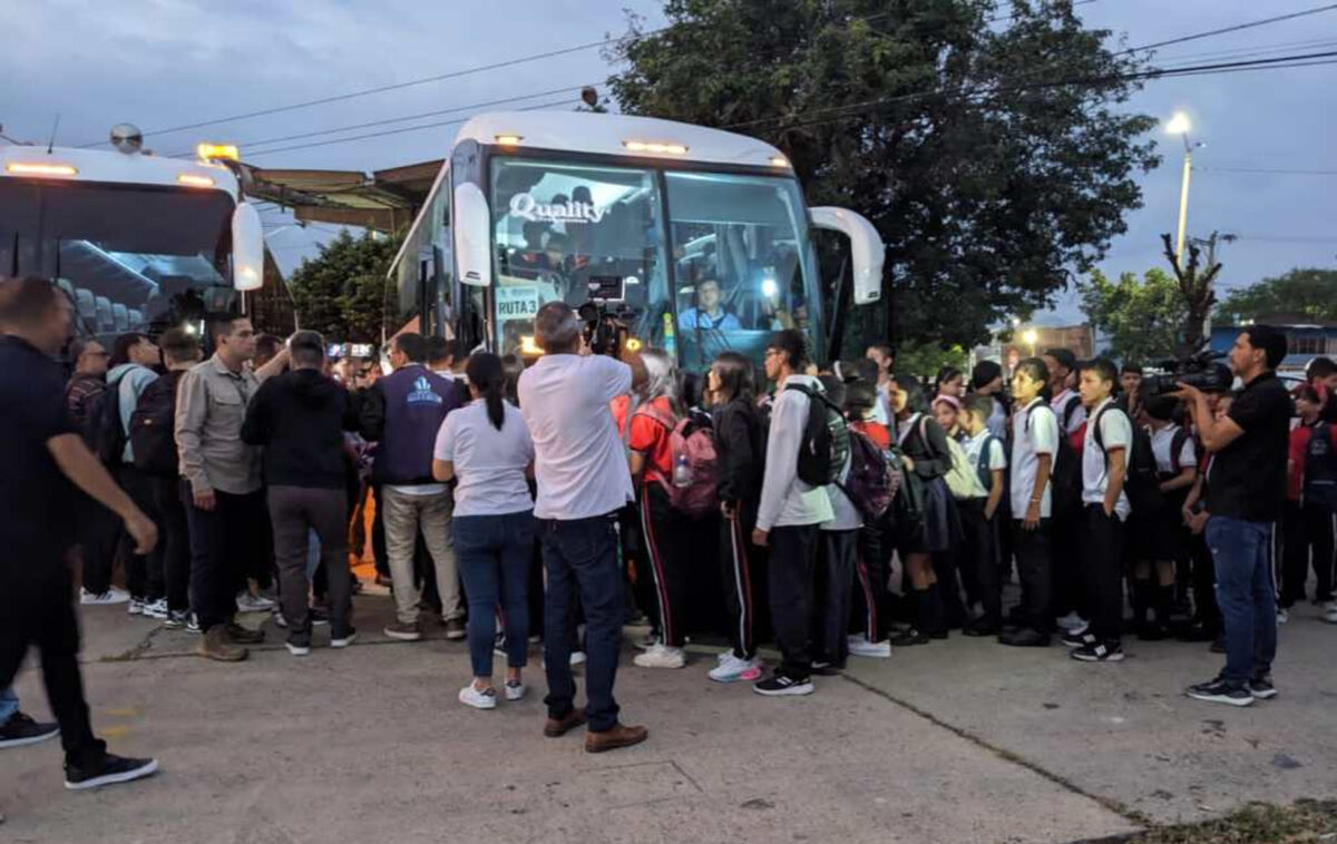 Colombia reactivó transporte escolar fronterizo para estudiantes venezolanos: en qué consiste el programa