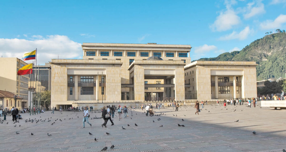 Corte Constitucional de Colombia invalidó una ley que permitía casarse con menores de edad en ese país