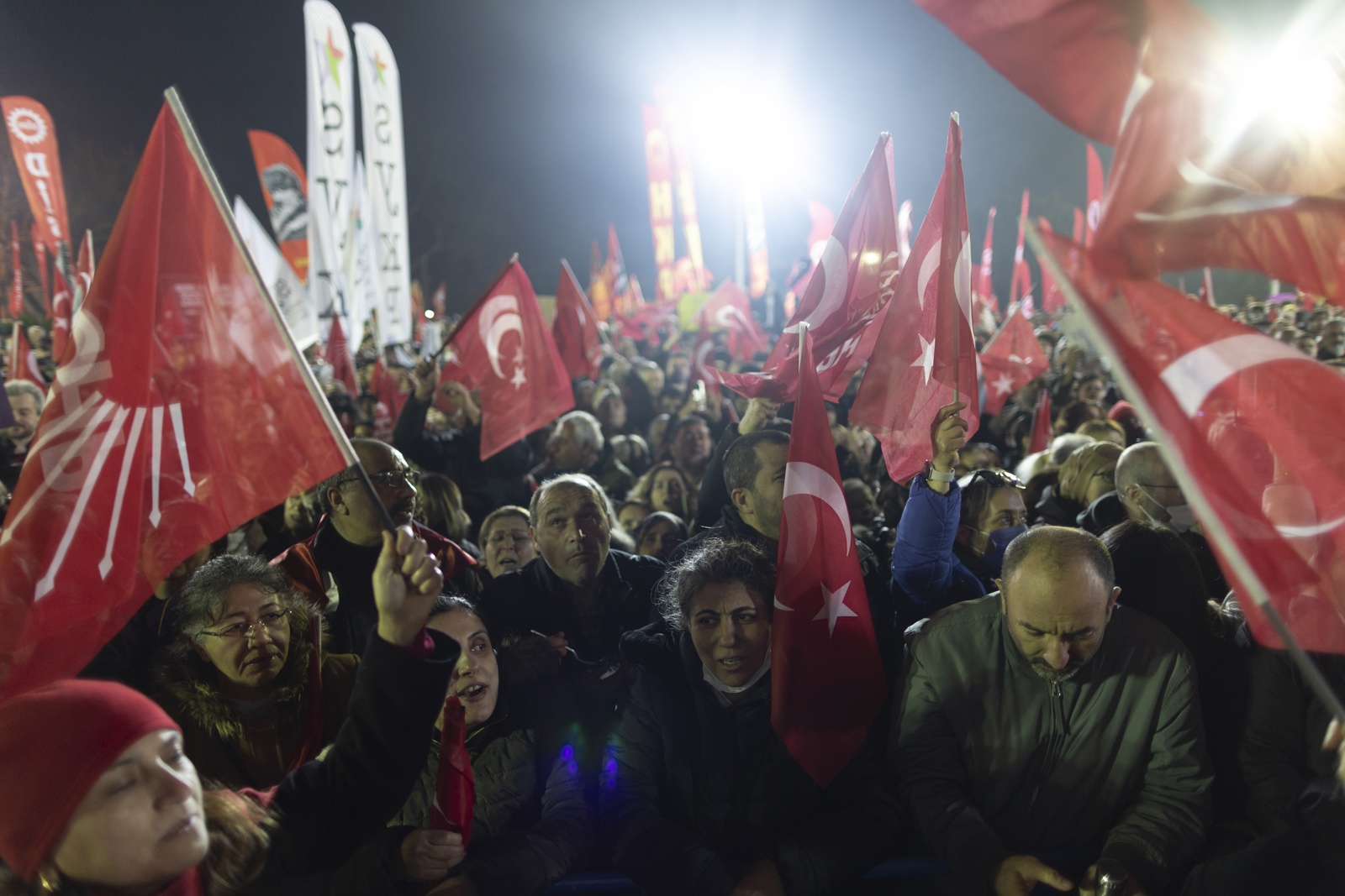 En imágenes: la masiva ola de protestas en Turquía que se desató tras el arresto de un alcalde opositor
