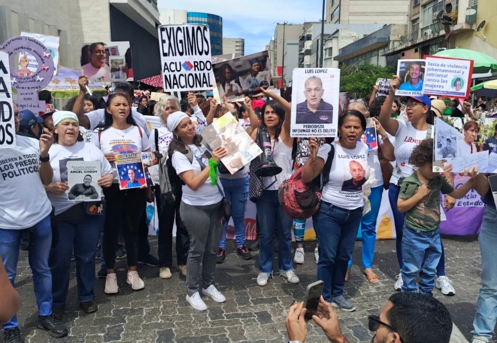Día de la Mujer: mujeres se concentran en Caracas para exigir igualdad de derechos