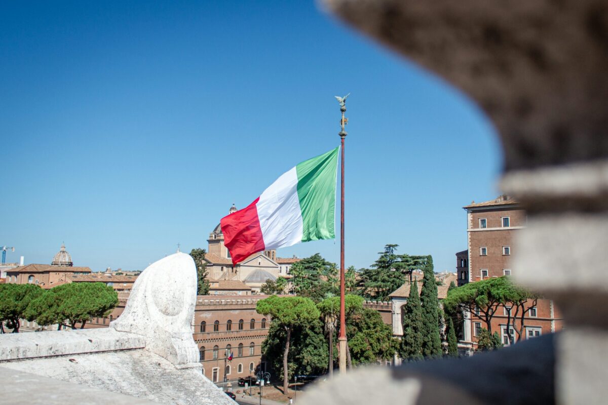 Limitan la ley que concede nacionalidad a descendientes de italianos extranjeros