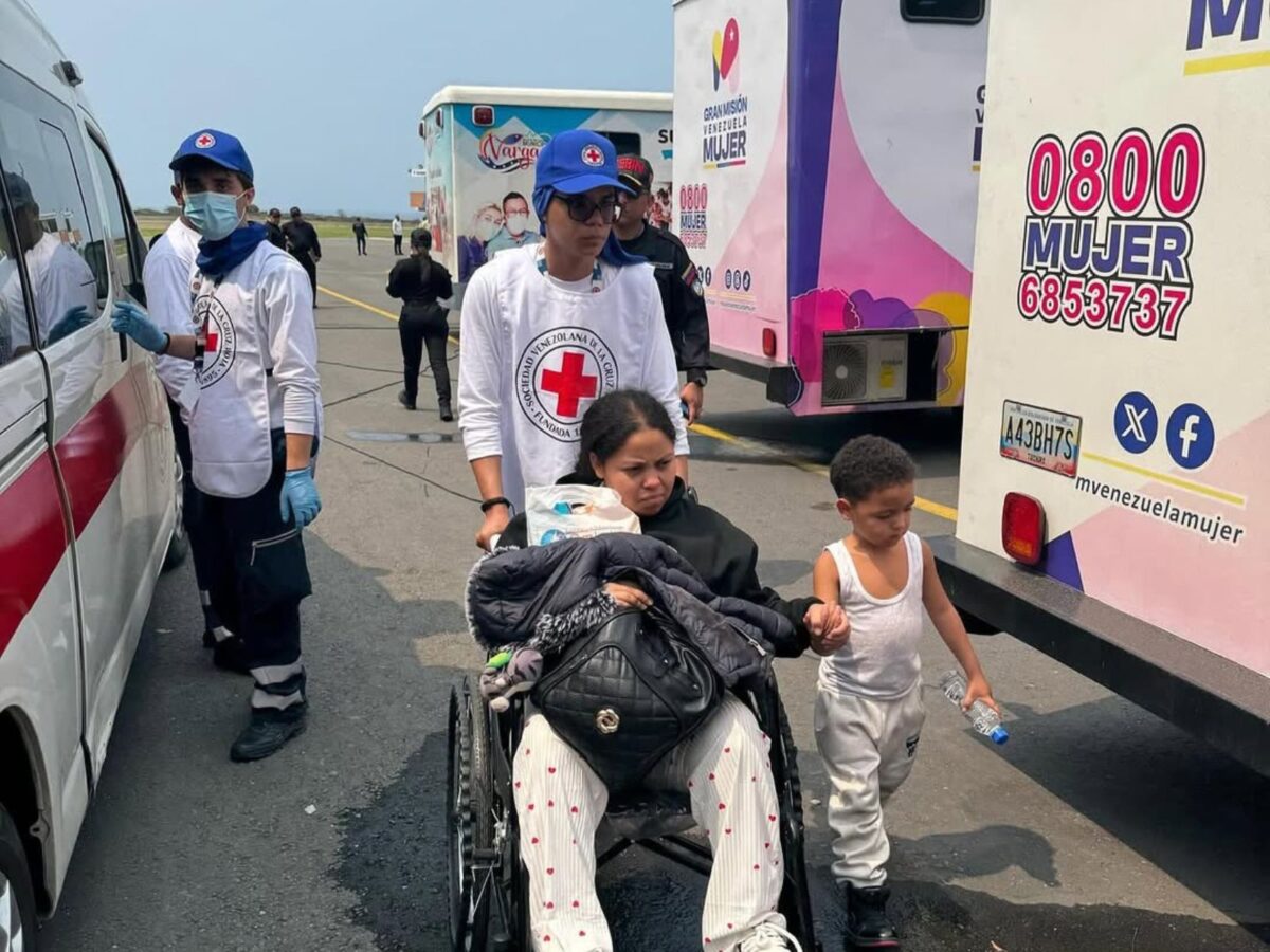 La Cruz Roja Venezolana ha atendido a más de mil migrantes venezolanos de los vuelos de deportación desde EE UU