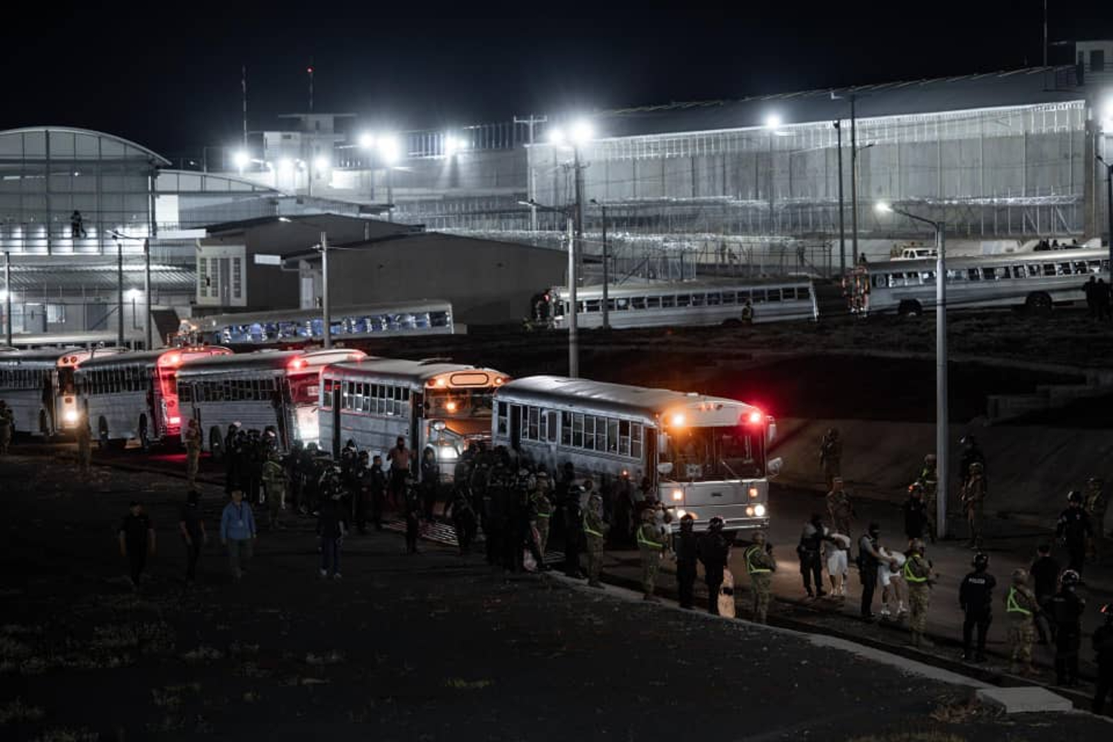 Madre de venezolano deportado de EE UU a El Salvador identificó a su hijo por fotos: “No es un delincuente”
