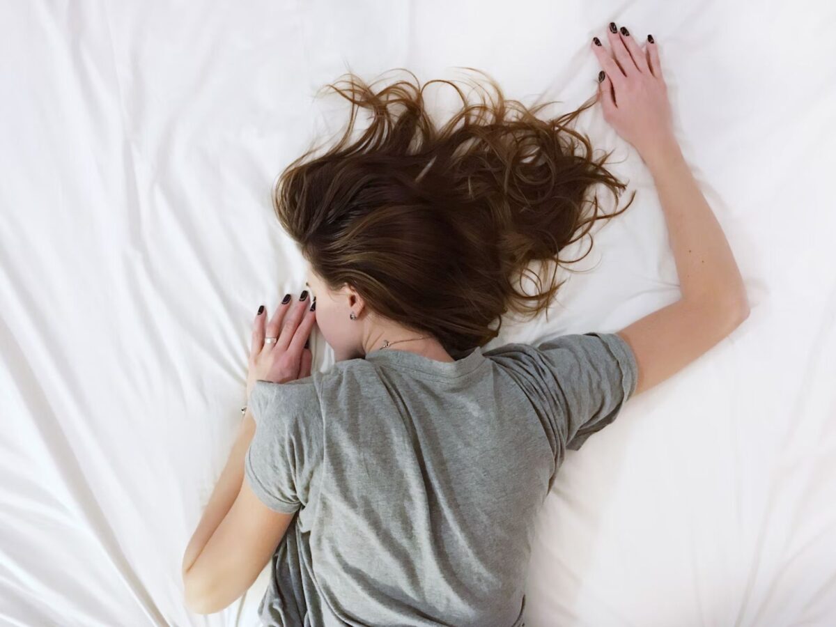 ¿Qué es sleepmaxxing y cómo ayuda a optimizar el sueño?