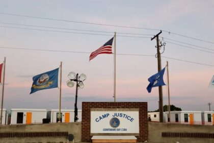 Juez federal de EE UU bloqueó envío de cinco venezolanos a Guantánamo: los detalles