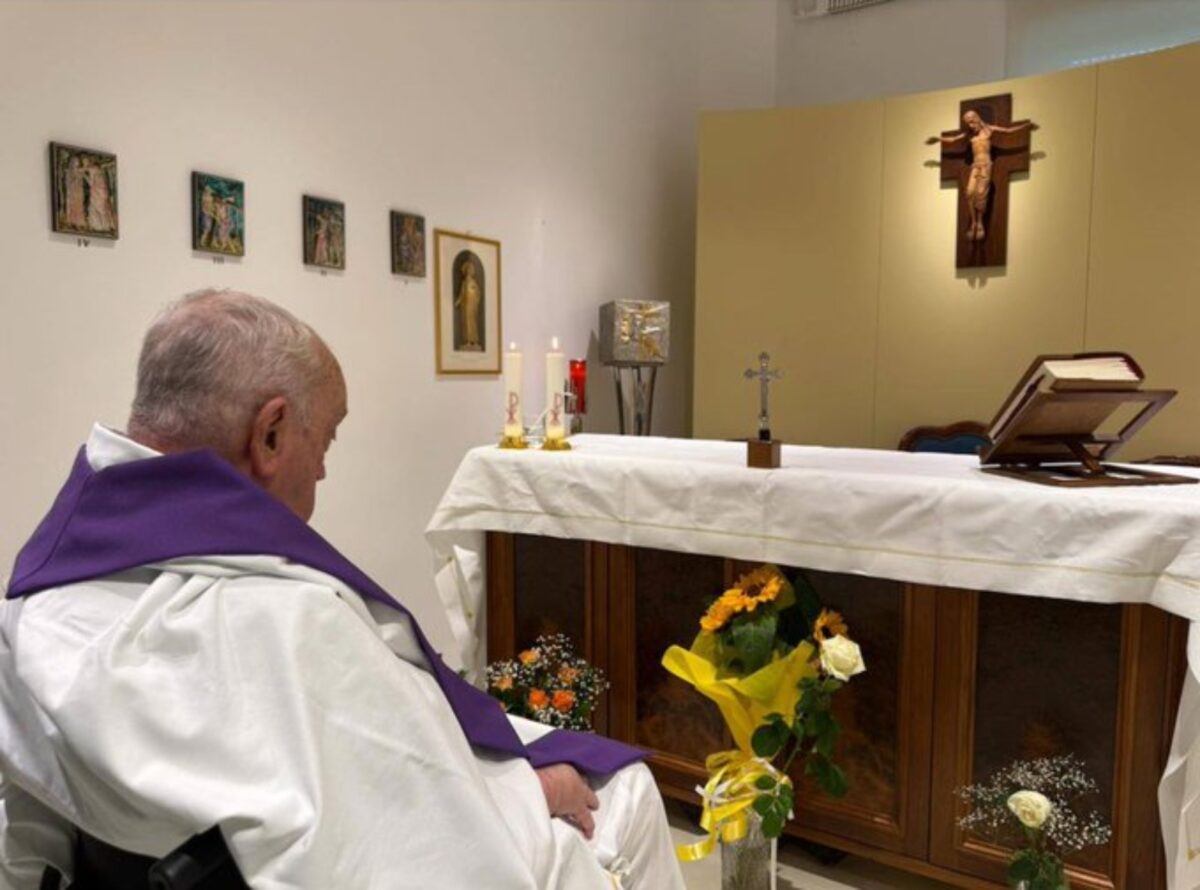 El Vaticano difundió la primera foto del papa Francisco desde su hospitalización