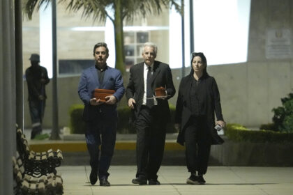 Los restos de Mario Vargas Llosa son cremados y entregados a sus tres hijos