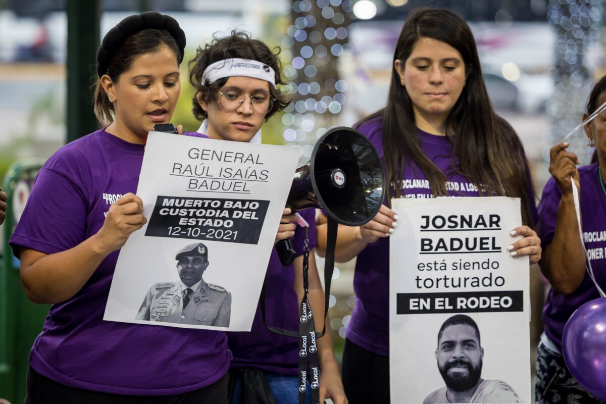 En imágenes: familiares oraron en un viacrucis por la libertad de los presos políticos