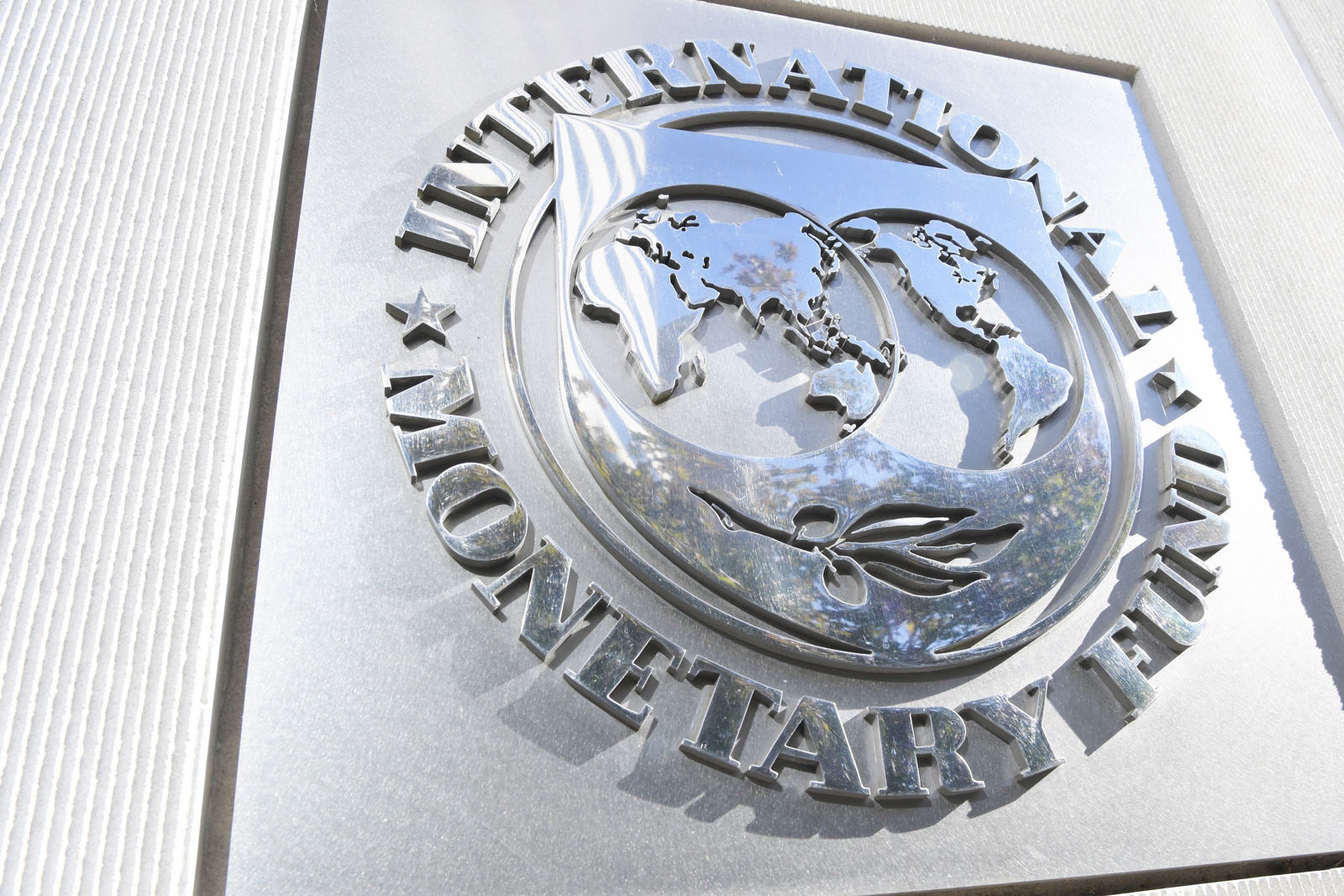 Government plans to use Venezuela's IMF funds to complete housing projects