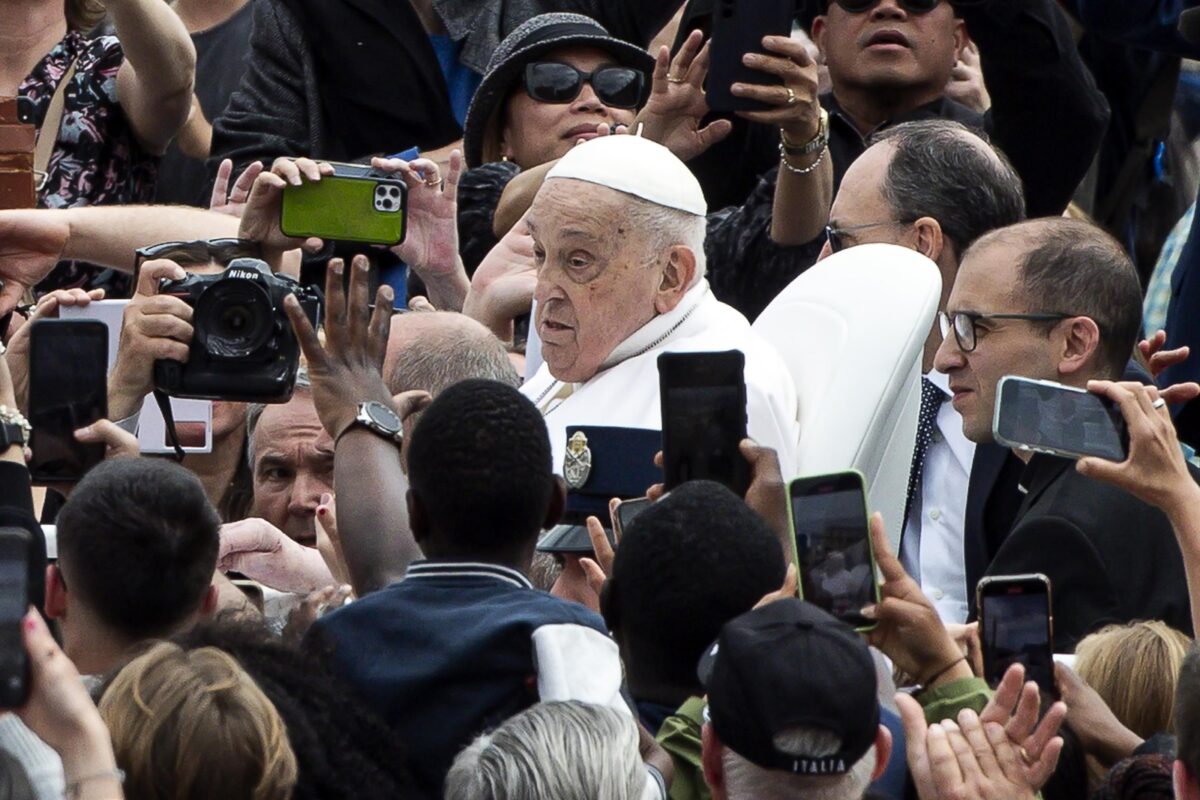 En imágenes: el papa Francisco reapareció durante la misa del Domingo de Resurrección