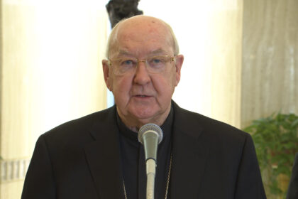 #TeExplicamos | ¿Qué es el camarlengo, la figura que llevará las riendas del Vaticano durante el cónclave?