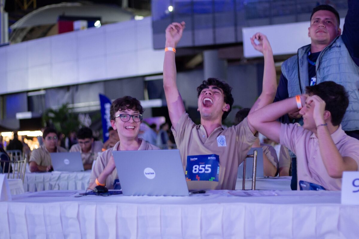 La labor de Kurios en Venezuela: una iniciativa que acerca la tecnología a niños y adolescentes 