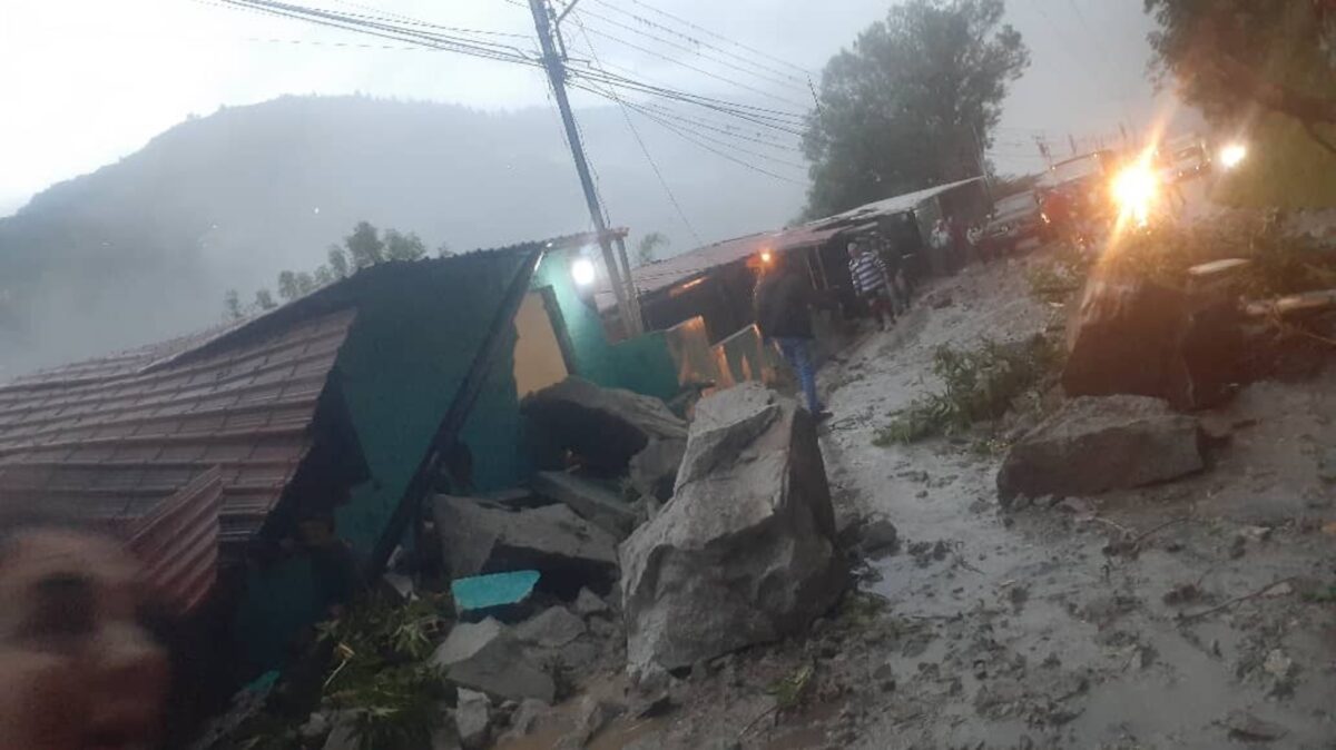 Inundaciones y derrumbes en varios estados de Venezuela por las lluvias