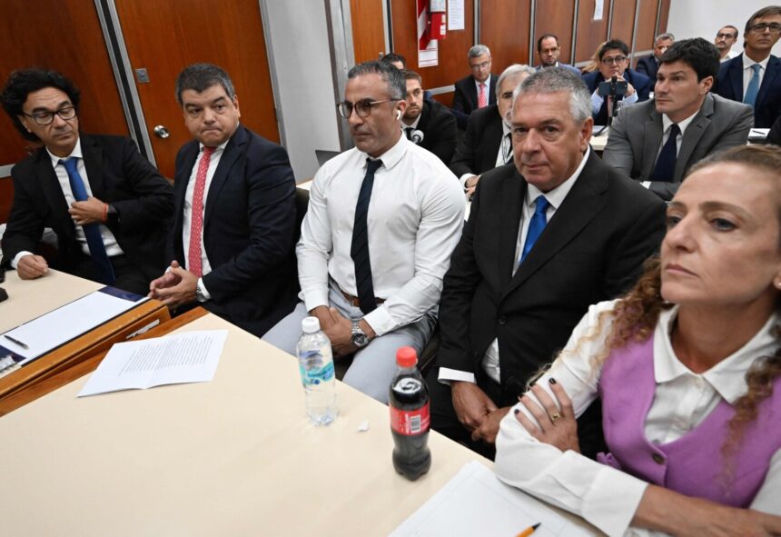 Un testigo reveló que médicos mantuvieron sedado a Maradona por 24 horas durante su hospitalización