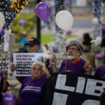 En imágenes: familiares oraron en un viacrucis por la libertad de los presos políticos