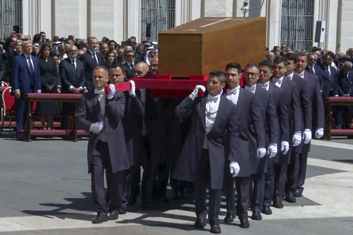 entierro papa Francisco El funeral de Francisco, entre la emoción del adiós y el rencuentro de Trump con Europa