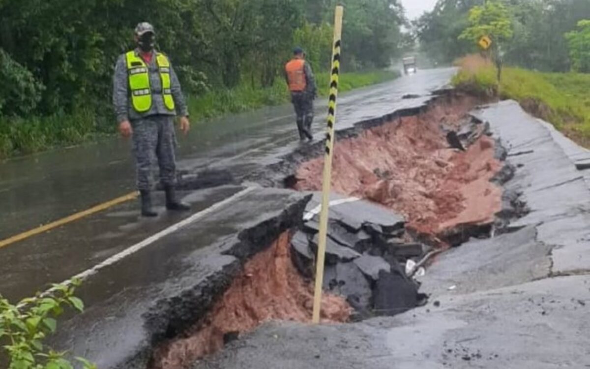 Inundaciones y derrumbes en varios estados de Venezuela por las lluvias