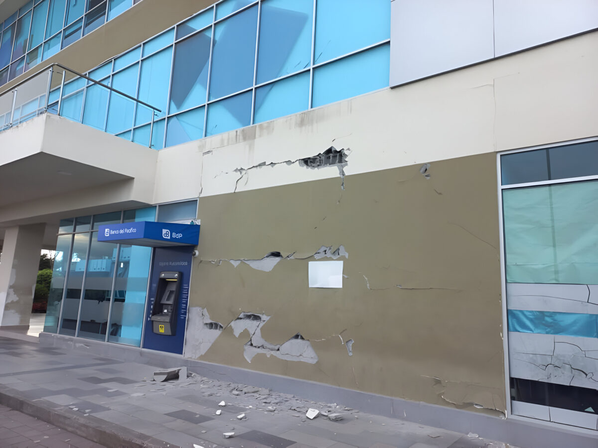 Los daños que dejó un sismo de magnitud 6 en Ecuador 