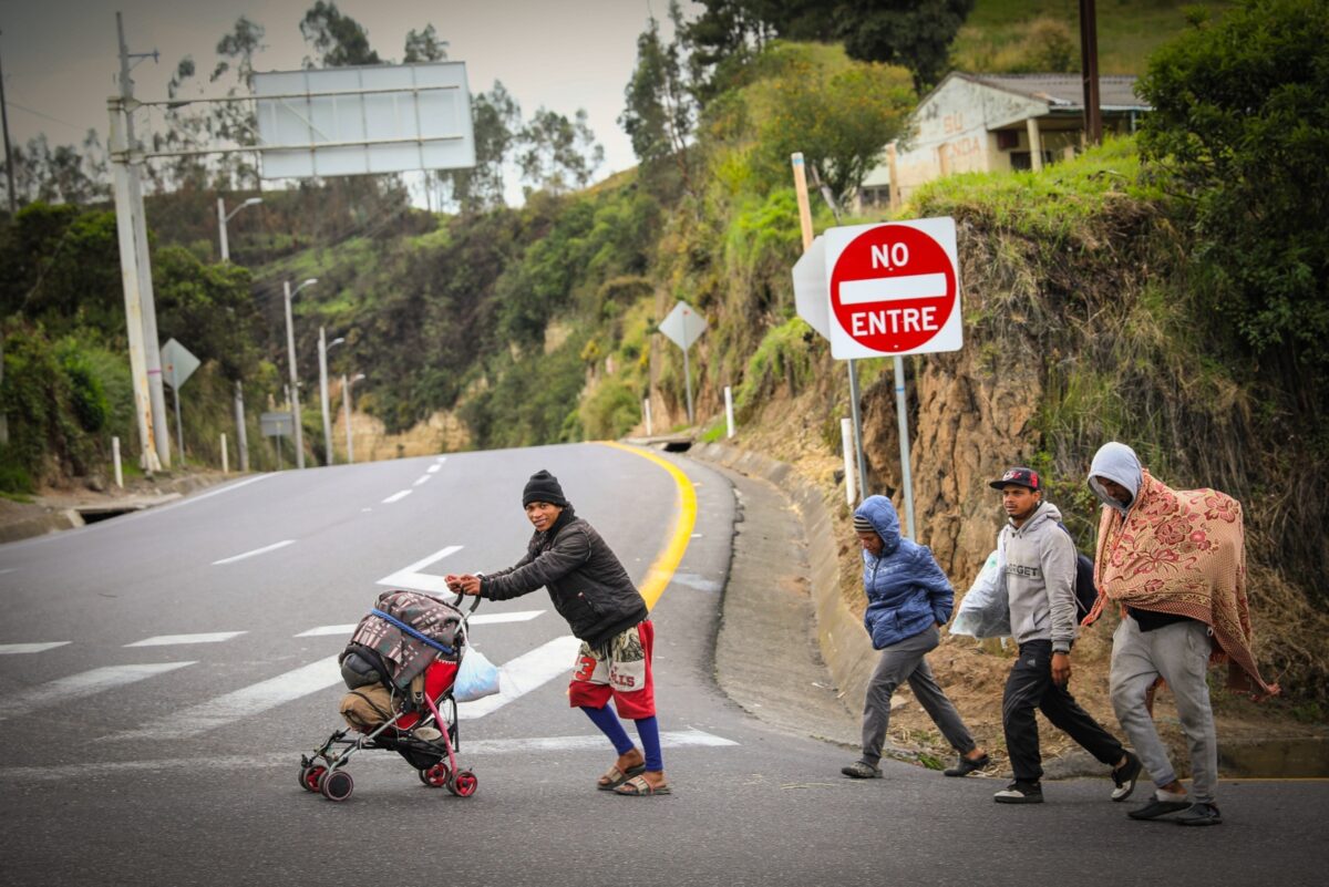 Murió una familia de cinco venezolanos que viajaba oculta en un camión en Colombia