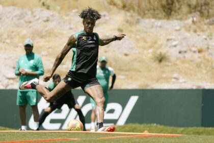 El delantero venezolano Jhonder Cádiz quedó fuera del Mundial de Clubes