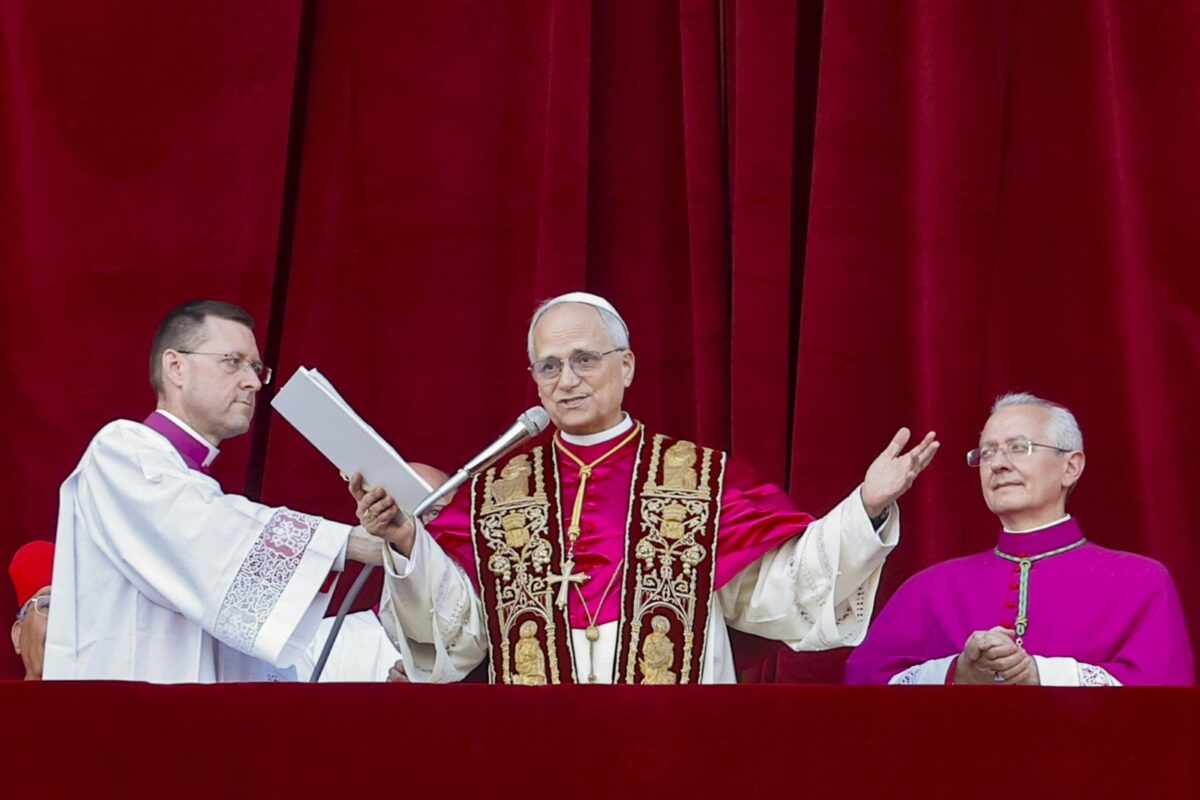 Las primeras actividades del papa León XIV: la homilía con los cardenales y un encuentro sorpresa con los fieles