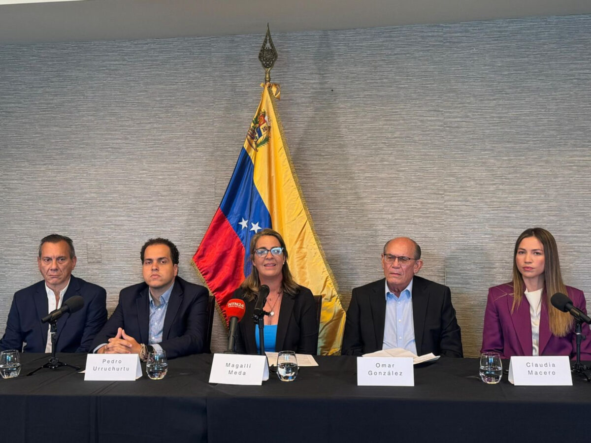 Opositores que estuvieron asilados en la Embajada de Argentina en Caracas ofrecen rueda de prensa en Washington