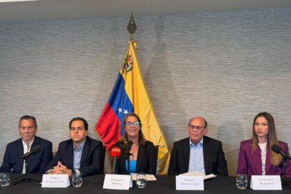 Opositores que estuvieron asilados en la Embajada de Argentina en Caracas ofrecen rueda de prensa en Washington