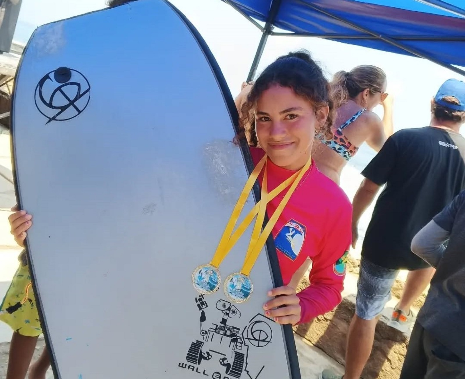 Adolescente venezolana busca recursos para participar en el Sudamericano de Surf 2025 en Perú: “Es una oportunidad única”