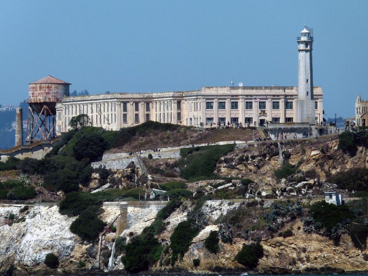 Trump ordenó reabrir la cárcel de máxima seguridad de Alcatraz