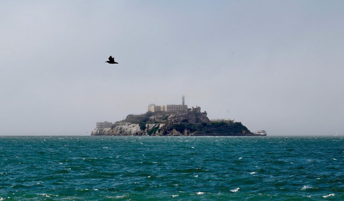 Trump ordenó reabrir la cárcel de máxima seguridad de Alcatraz