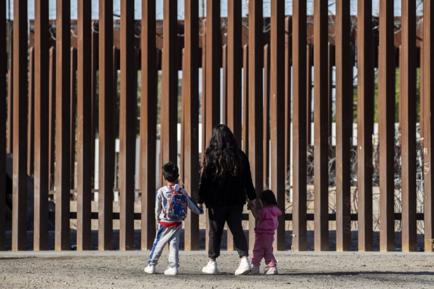 La cifra de migrantes menores de edad en tránsito por México aumentó 514 % en seis años