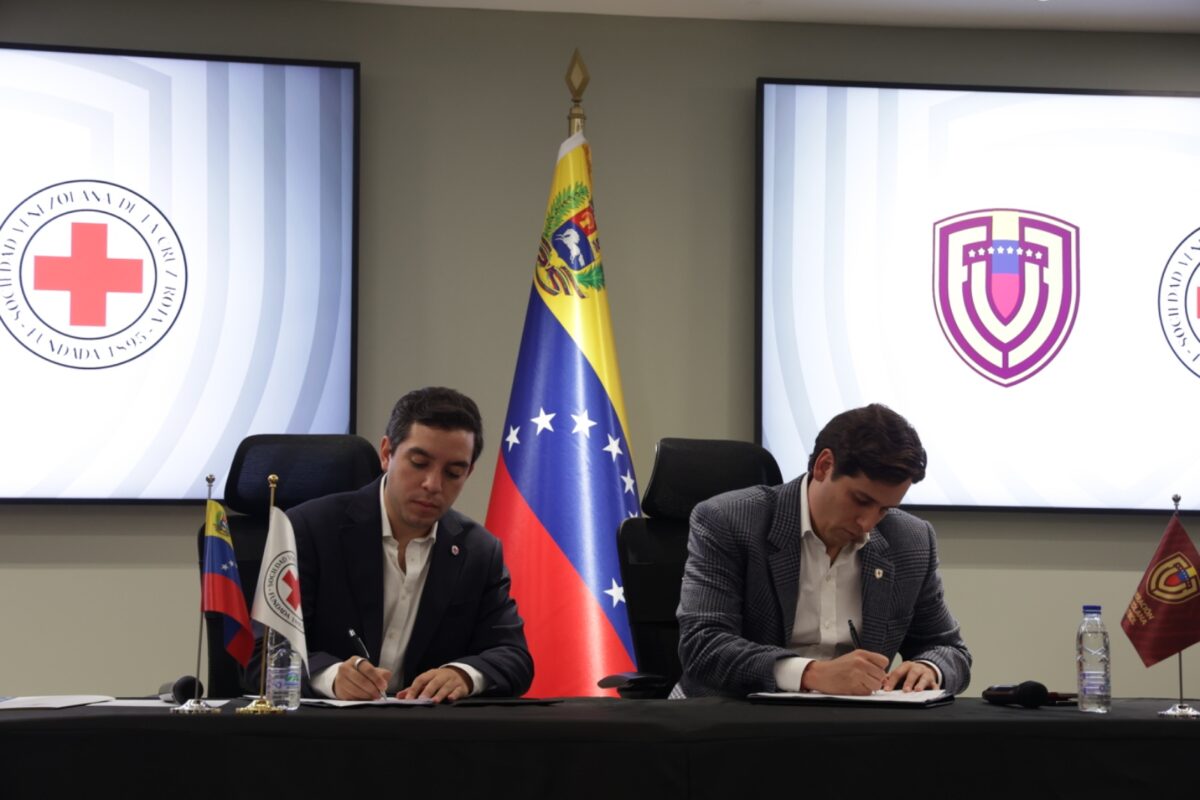 FVF y Cruz Roja Venezolana formalizaron alianza para brindar asistencia médica en partidos de la Vinotinto