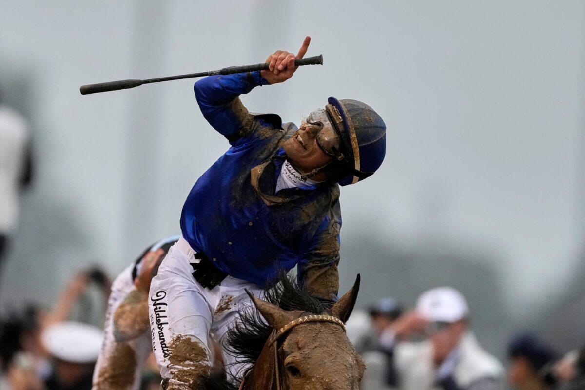 Venezolano Junior Alvarado ganó el Kentucky Derby 2025