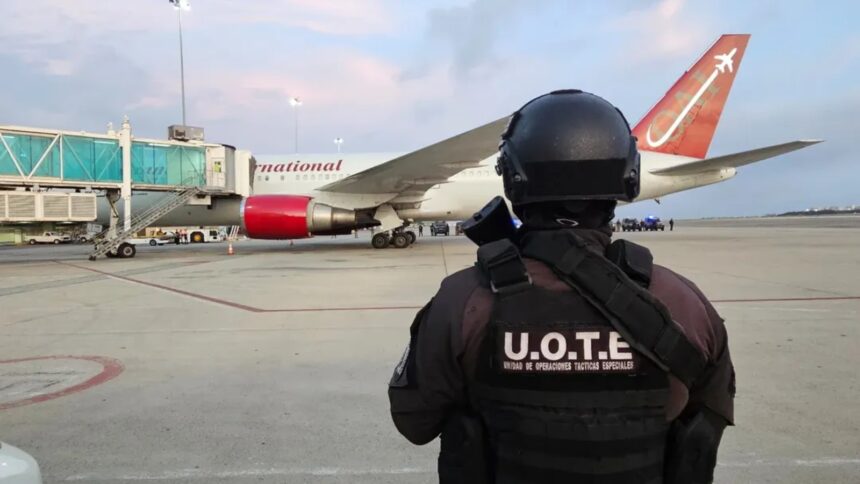 Llegaron a Venezuela 90 migrantes en un vuelo desde EE UU