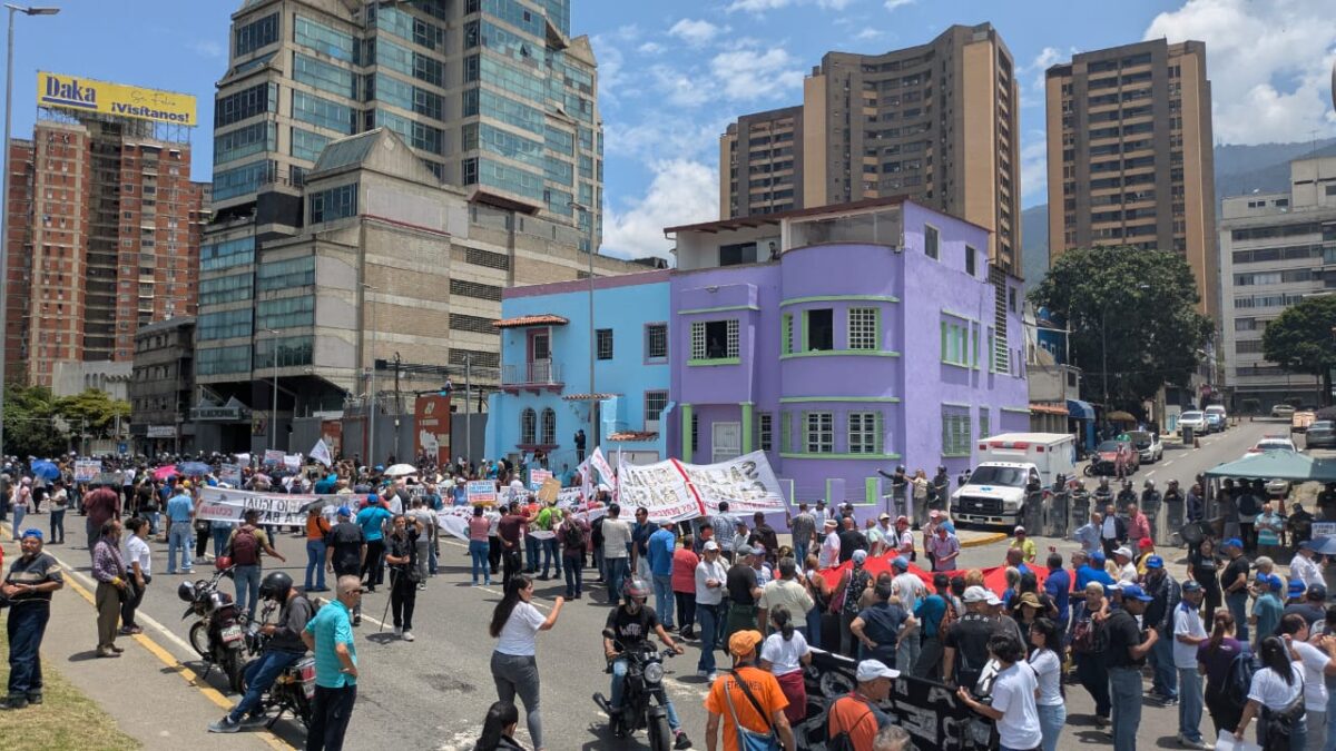 Así transcurre la protesta por el Día del Trabajador en Caracas