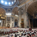 El Vaticano cerró el periodo de luto con misa en honor al papa Francisco 