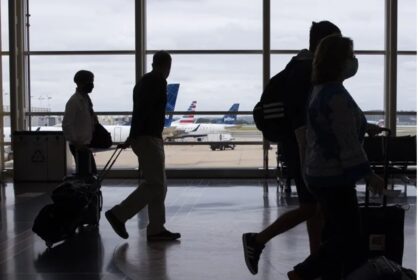 Entró en vigencia el uso del REAL ID: ¿qué es y por qué será necesario para viajar en avión dentro de EE UU?