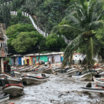 Un río se desbordó en Choroní por las fuertes lluvias