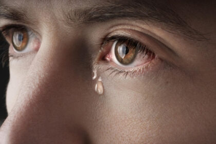 La composición química de las lágrimas varía dependiendo de las emociones de una persona