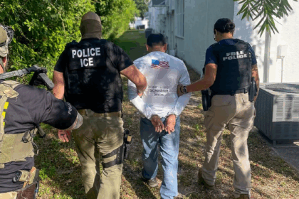 ICE realizó el “mayor operativo migratorio de la historia de Florida” con la detención de 1.100 personas