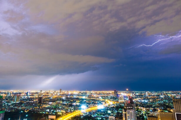 Crearon un dron para atraer rayos durante tormentas eléctricas