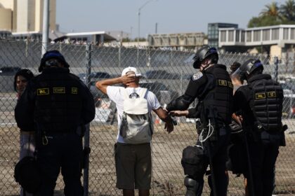 Protestas contra las redadas del ICE se extendieron a más de 20 ciudades de Estados Unidos