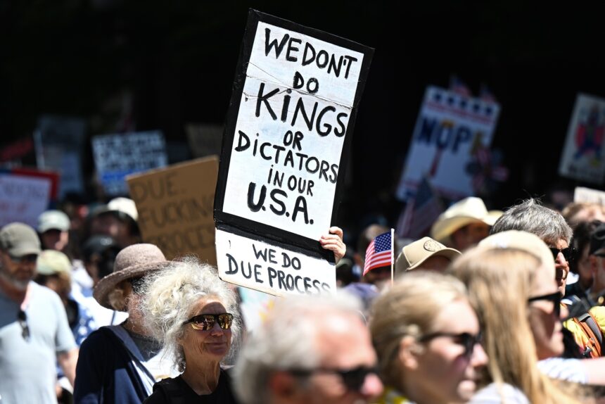 En imágenes: las masivas protestas en Estados Unidos contra las redadas migratorias