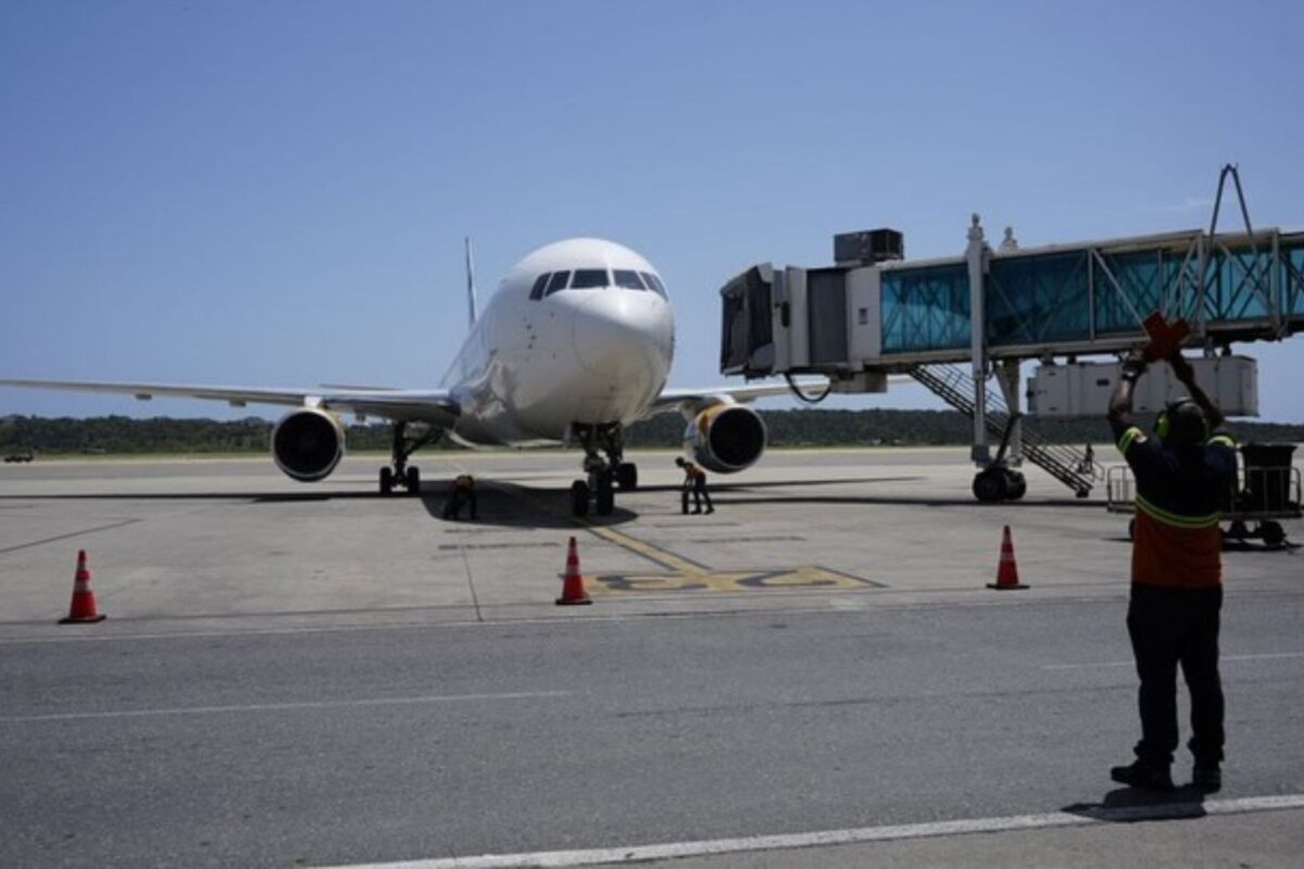 251 venezolanos llegaron de EE UU, entre ellos siete niños a los que habían separado de sus padres 206 venezolanos fueron repatriados en un vuelo desde Estados Unidos