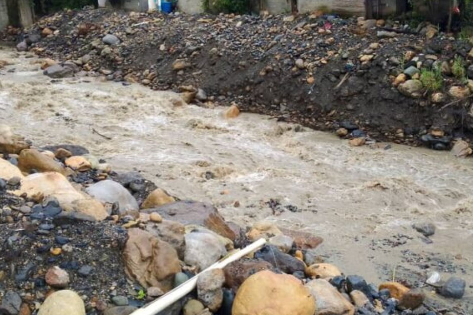 Reportaron una persona desaparecida durante las fuertes lluvias en Trujillo
