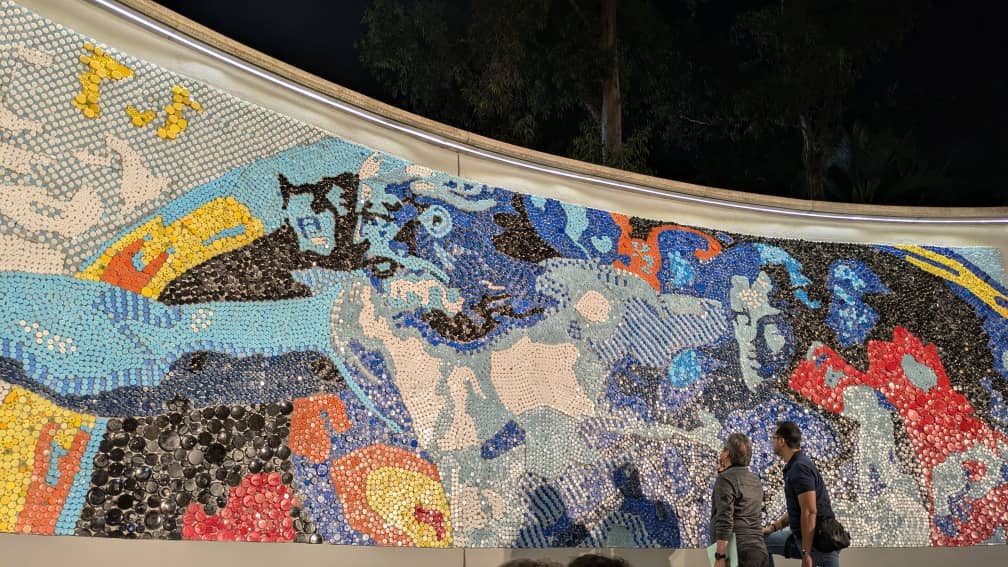 La Creación de Adán: el mural que Oscar Olivares inauguró en el Centro Italiano Venezolano de Caracas