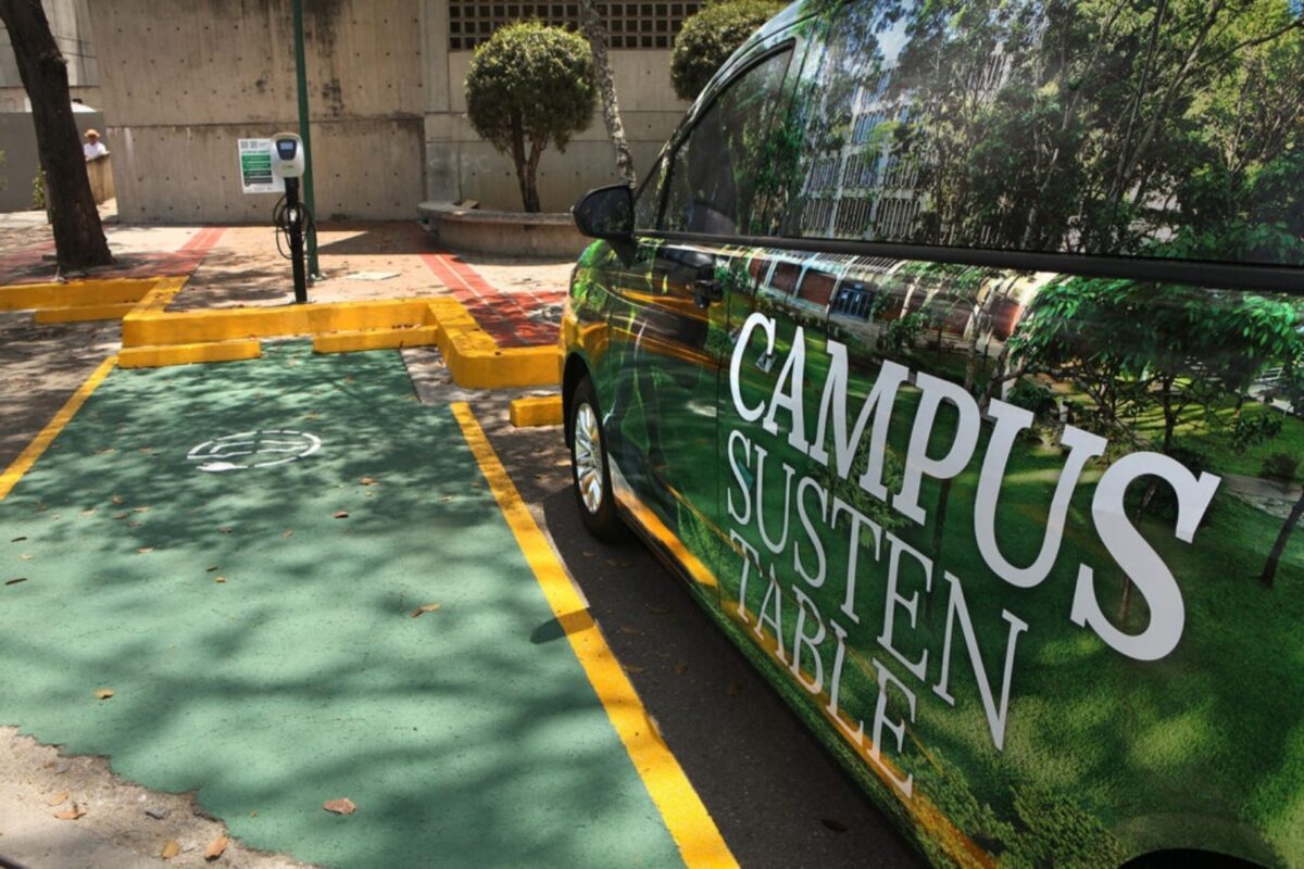 Venezuela se acerca lentamente a la tecnología futurista con robots meseros y vehículos eléctricos